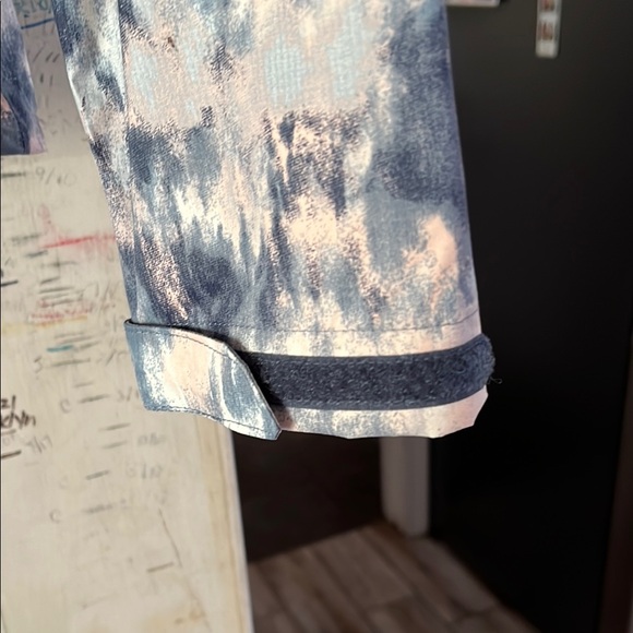 Eddie Bauer Blue and Pink Runner’s Rain Jacket (NWT) - Picture 6 of 9